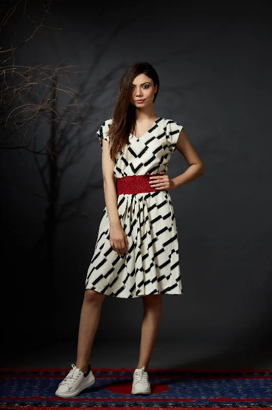 Anjali - V-neck Skater Dress - White
