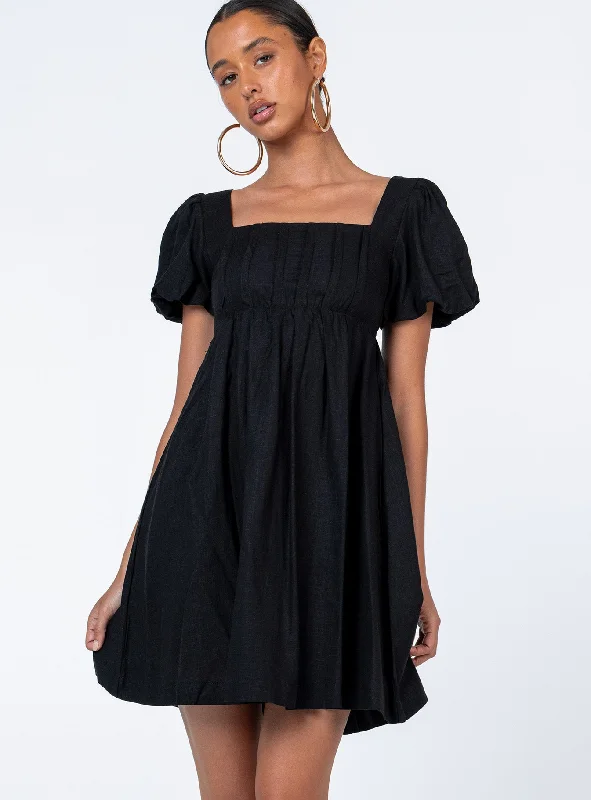 Alondra Mini Dress Black Elegant Off-Shoulder Dress Mini