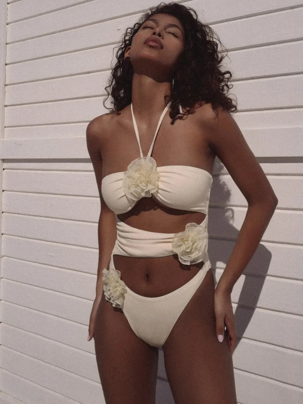 2024 Ladies Beach Pure Color Backless Split Three-dimensional Flower Bikini Swimsuit Stylish Swimsuit Set 2024 Ladies Beach Pure Color Backless Split Three-dimensional Flower Bikini Swimsuit Stylish Swimsuit Set